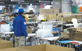 初心者の作業をフォローする担当者